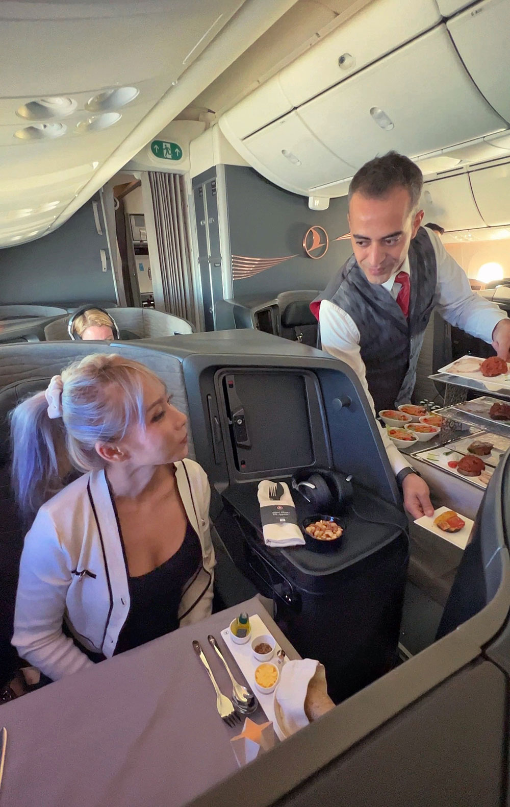 Pronunciation of U and Ü visual data 4